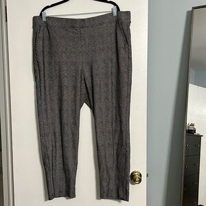 Studio by Torrid Pull on Relaxed Taper pant